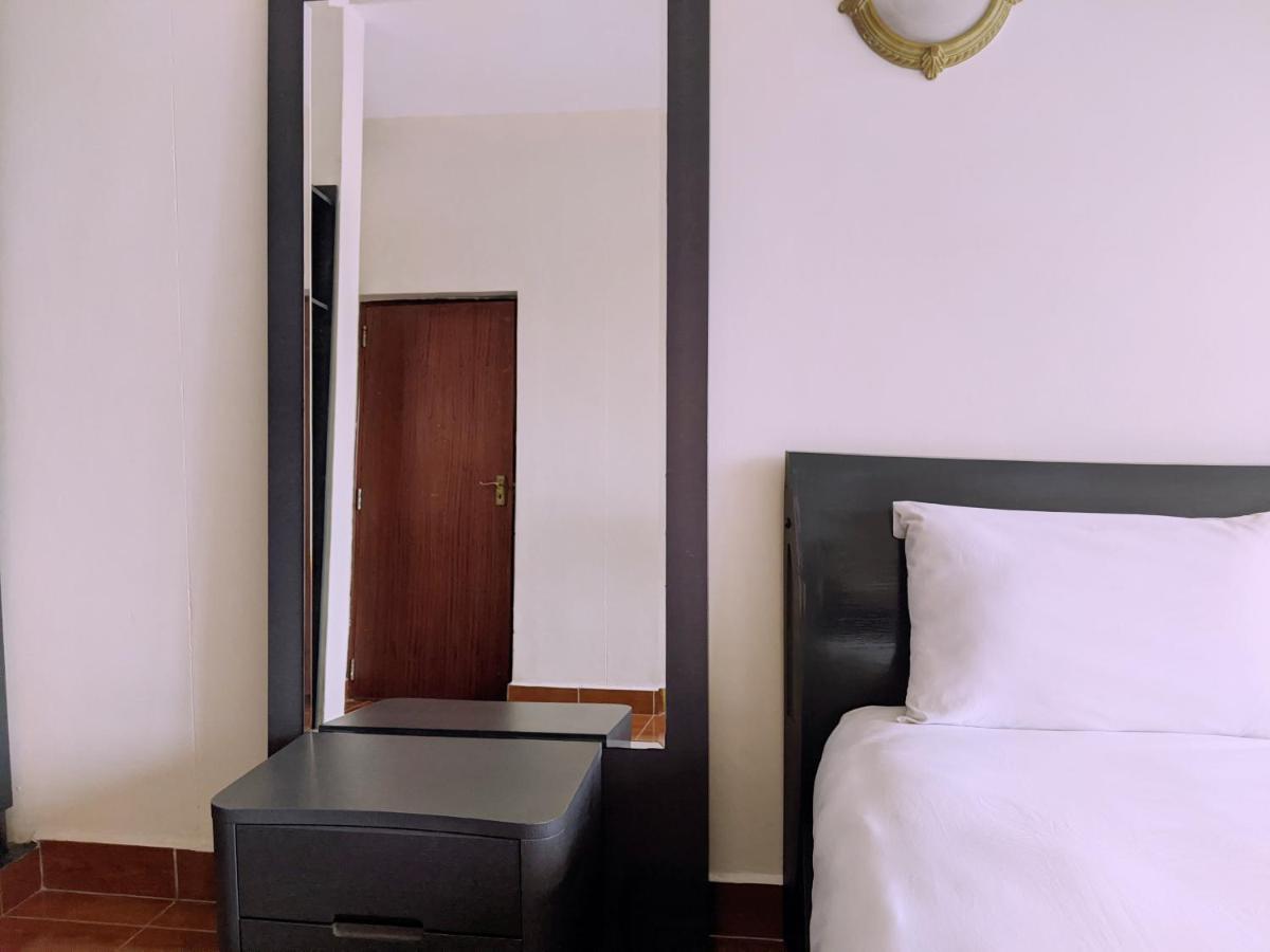 Prestige Hotel Suites Kampala Kültér fotó